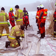 Mrozy nie odpuszczają. Ćwiczenia z zakresu ratownictwa lodowego