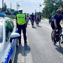 Policjanci zabezpieczali trasę przejazdu YouTubera. Łatwogang z misją dla Maksa