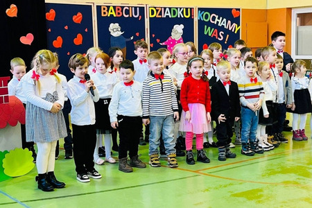 fot. Szkoła Podstawowa im. ppor. Marka Uleryka w Dziewierzewie